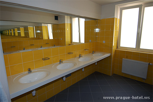 hostel Blok F Podol� praha
