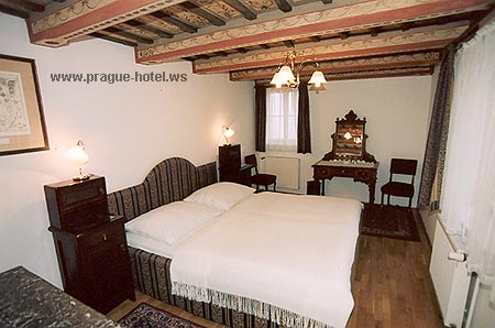 hotel Dm U ervenho lva praha